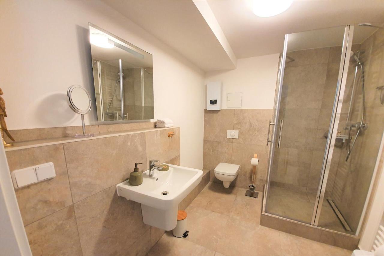 Pb Ferienwohnungen - Fewo 1 - Stilvoll Eingerichtetes Apartment Im Herzen Senftenbergs 外观 照片