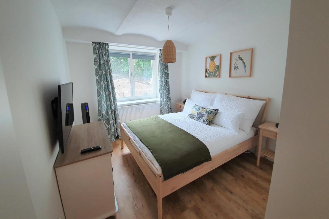 Pb Ferienwohnungen - Fewo 1 - Stilvoll Eingerichtetes Apartment Im Herzen Senftenbergs 外观 照片