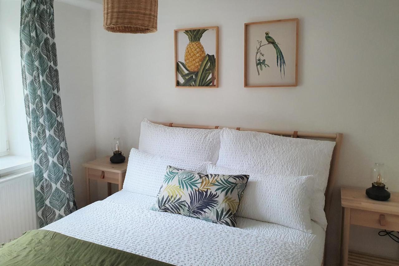 Pb Ferienwohnungen - Fewo 1 - Stilvoll Eingerichtetes Apartment Im Herzen Senftenbergs 外观 照片